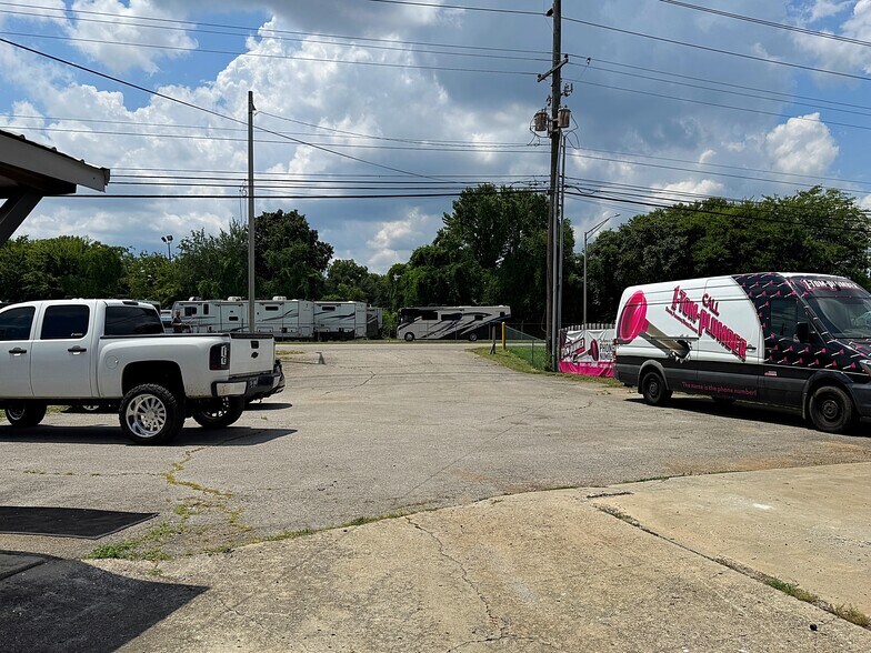 More Photos Of 1916 Jordan Ln NW, Huntsville Freestanding For Sale