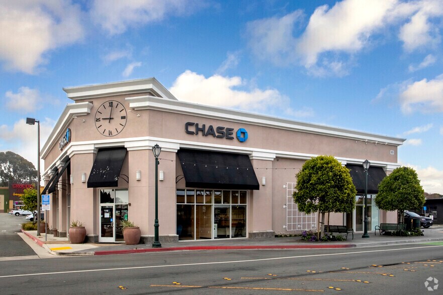 More Photos Of 800 Broadway Ave, Seaside Freestanding For Sale