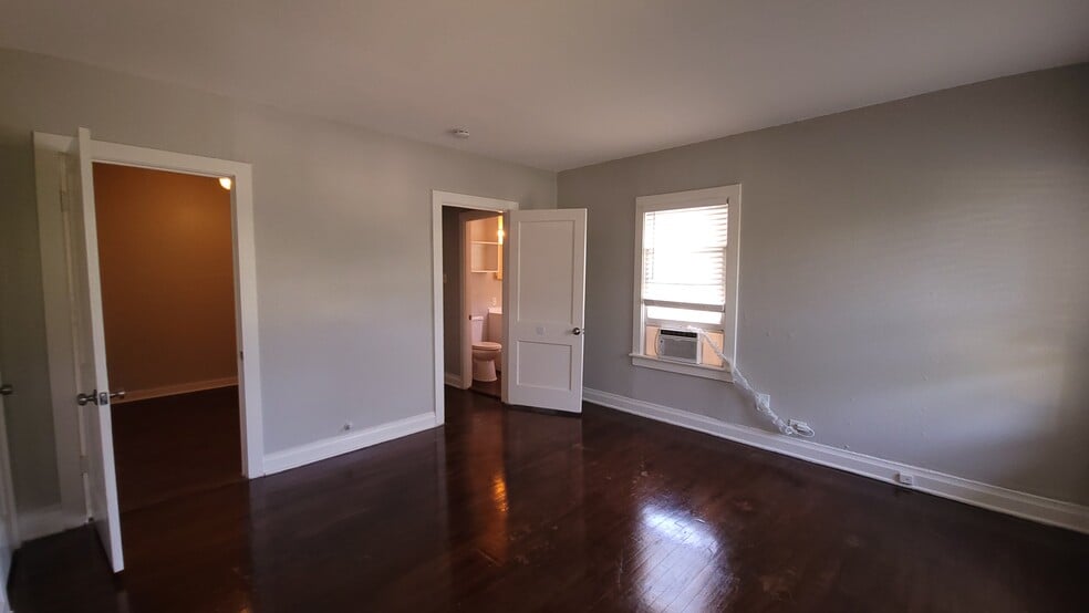 More Photos Of 218 Claremont Ave, San Antonio Multifamily For Sale