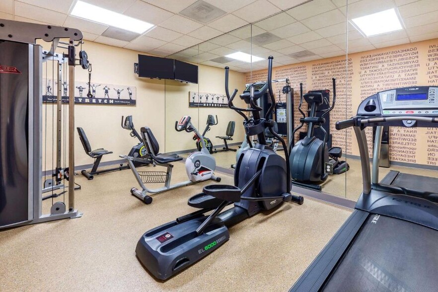More Photos Of 1500 NE 134th St, Vancouver Hotel For Sale