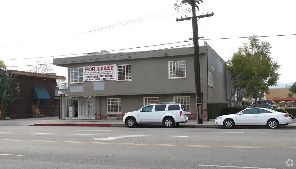 More Photos Of 12034 Riverside Dr, Valley Village Office For Lease