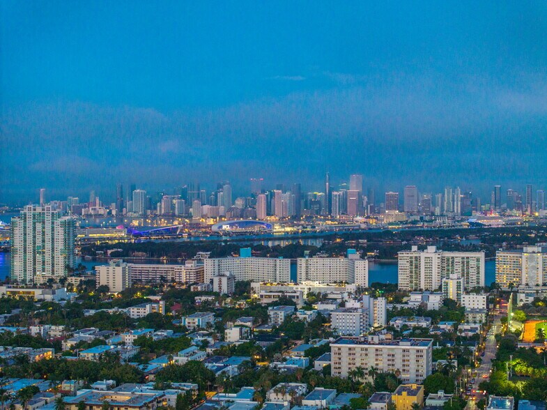 More Photos Of 124 11th St, Miami Beach Hotel For Sale