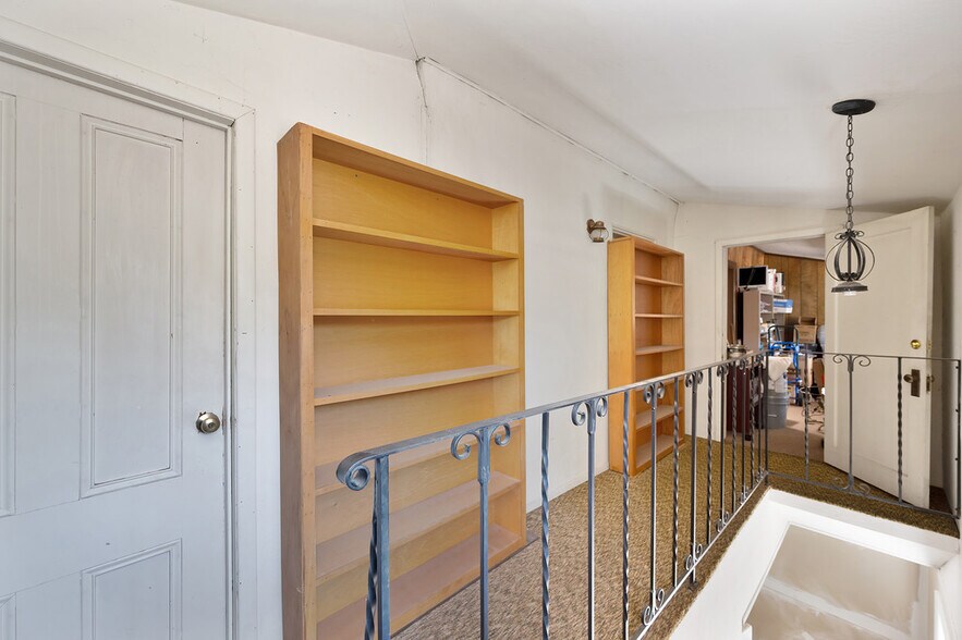 More Photos Of 1407-1409 Lincoln Way, Auburn Office For Sale