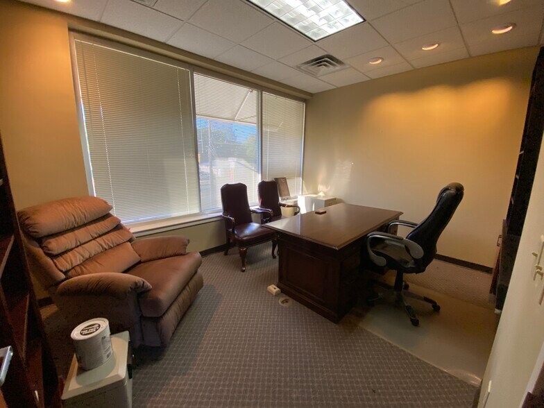 More Photos Of 784 Prince Ave, Athens Medical For Sale