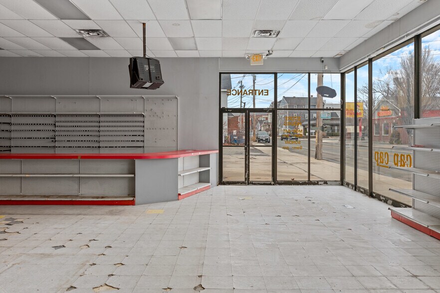 More Photos Of 86 Winter St, Haverhill General Retail For Sale