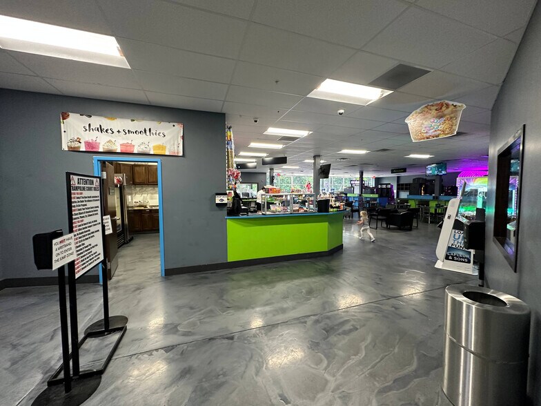 More Photos Of 1250 4th Ave NW, Minot Storefront For Lease