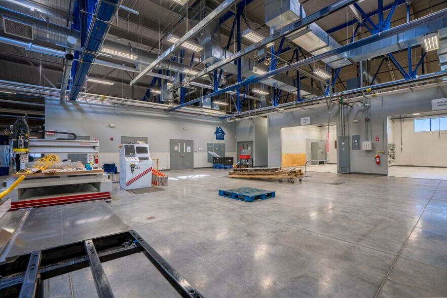 More Photos Of 900 W Indiana St, Evansville Distribution For Sale