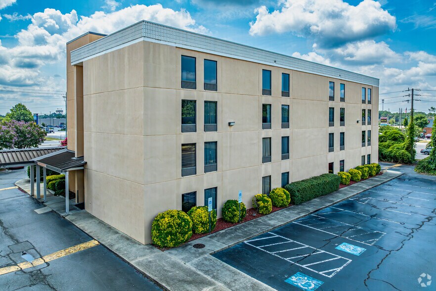 More Photos Of 1922 Skibo Rd, Fayetteville Hotel For Sale