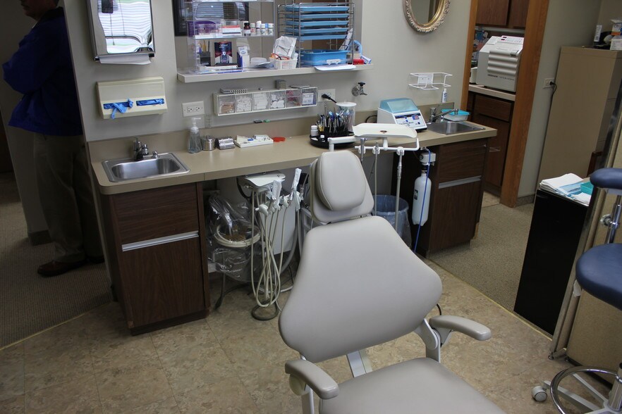 More Photos Of 183 S Bloomingdale Rd, Bloomingdale Medical For Lease