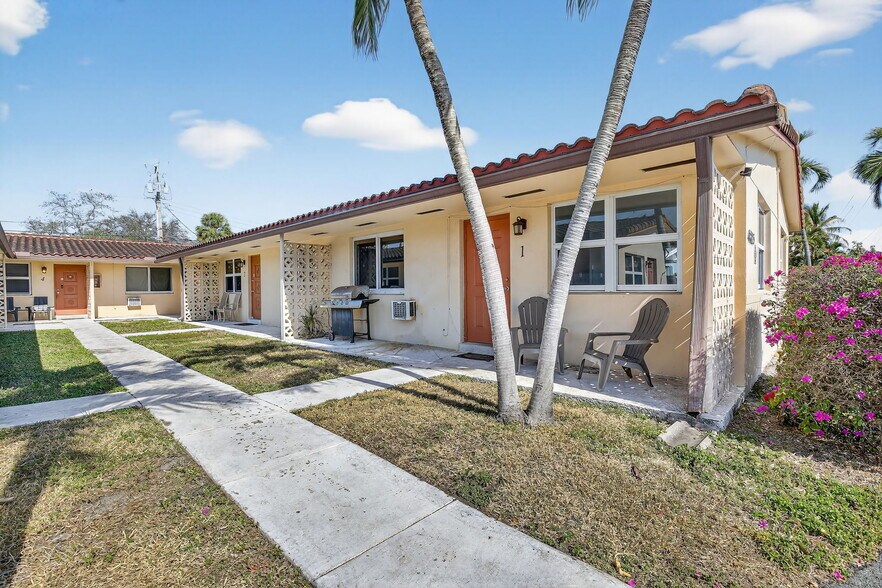 More Photos Of 4825 NE 23rd Ave, Fort Lauderdale Apartments For Sale