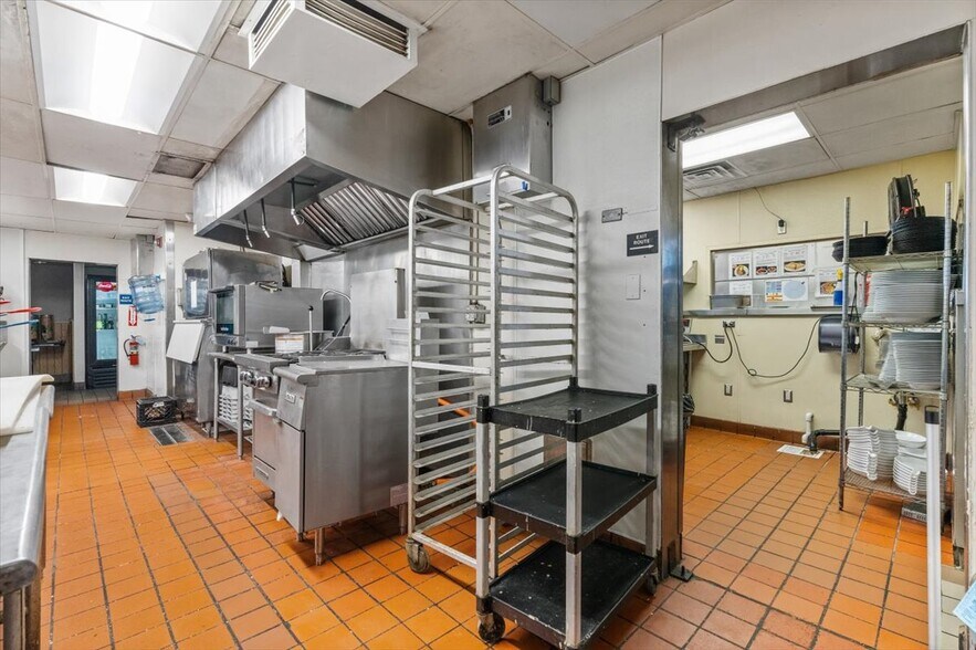 More Photos Of 2673 Mount Vernon Ave, Bakersfield Restaurant For Sale