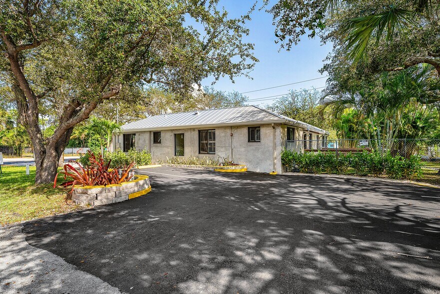 More Photos Of 112 SE 10th St, Delray Beach Office Residential For Lease