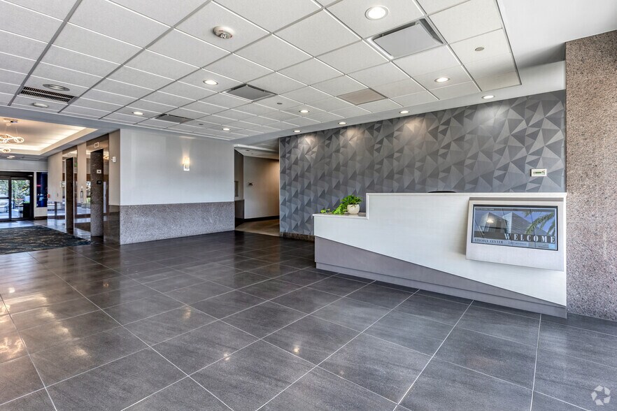 More Photos Of 5401 W Kennedy Blvd, Tampa Office For Lease