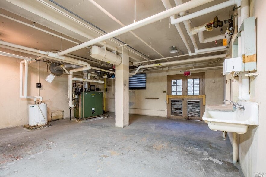 More Photos Of 224 N Oak St, Ukiah Office Residential For Sale