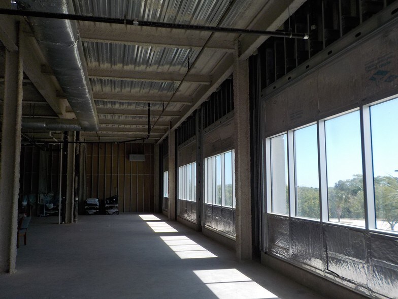 More Photos Of 5700 N Exp 77/83, Brownsville Medical For Lease