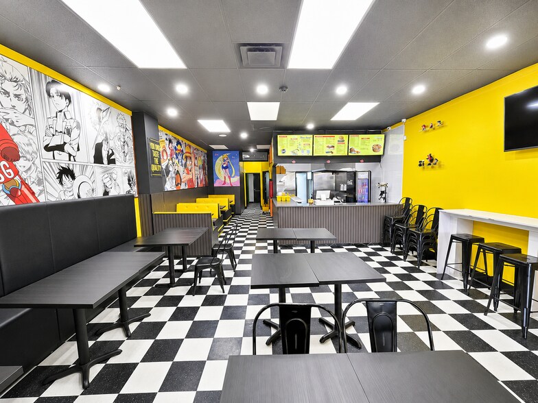 More Photos Of 1280 Boul Curé-Labelle, Laval Freestanding For Lease