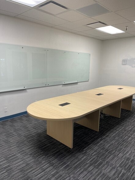 More Photos Of 970 Terra Bella Ave, Mountain View Research And Development For Lease