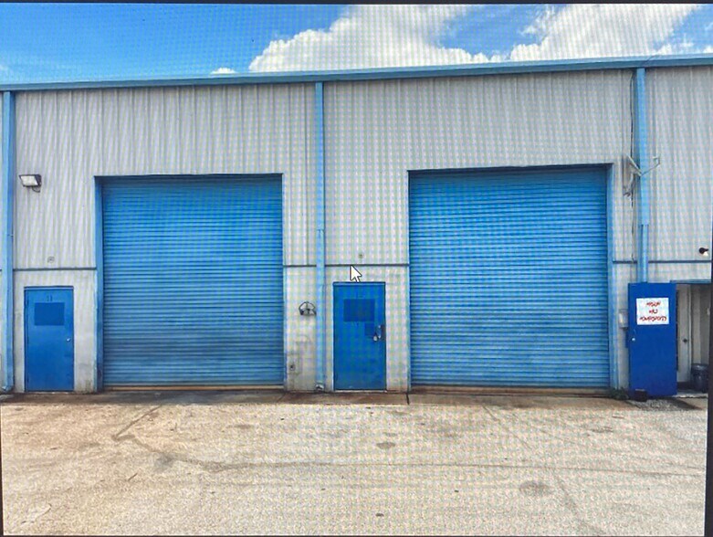 More Photos Of 716 Wesley Ave, Tarpon Springs Warehouse For Lease
