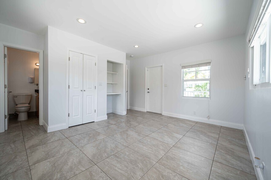 More Photos Of 2916 Bayshore Dr, Fort Lauderdale Apartments For Sale