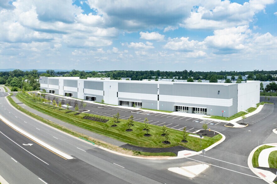 More Photos Of 11501 University Blvd, Manassas Unknown For Lease