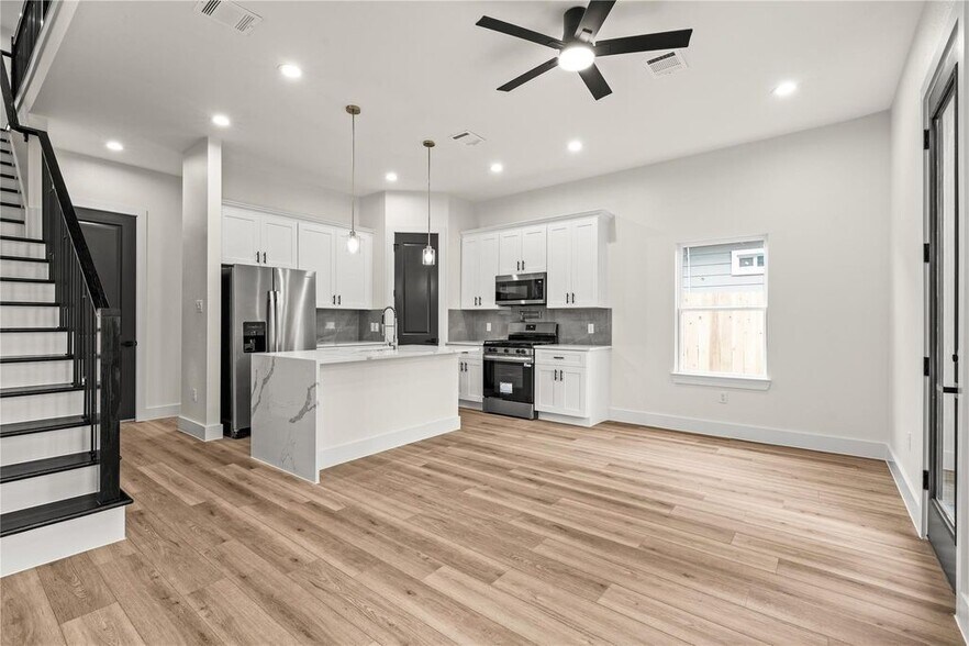 More Photos Of 4521 Newberry St, Houston Multifamily For Sale