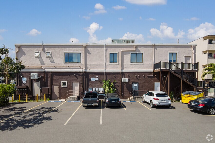 More Photos Of 2111 S Beretania St, Honolulu Storefront Retail Office For Lease