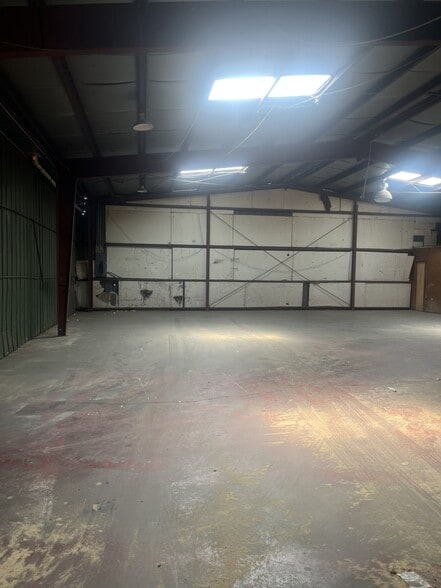 More Photos Of 1009 Putman Dr NW, Huntsville Warehouse For Lease