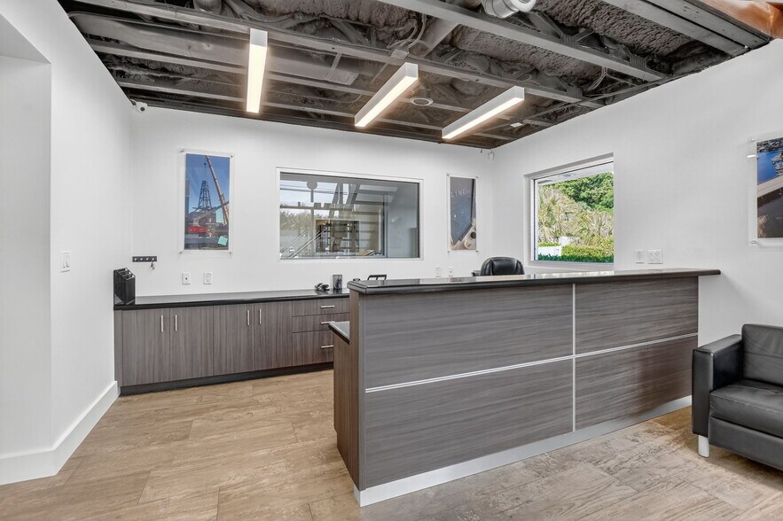 More Photos Of 442 NW 35th St, Boca Raton Office For Sale