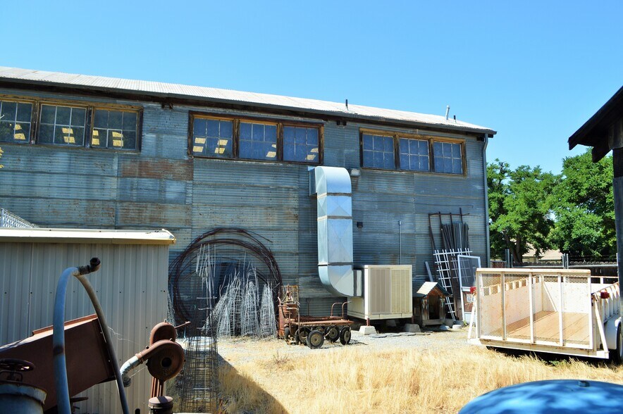 More Photos Of 2750 W Devonshire Ave, Hemet Freestanding For Sale