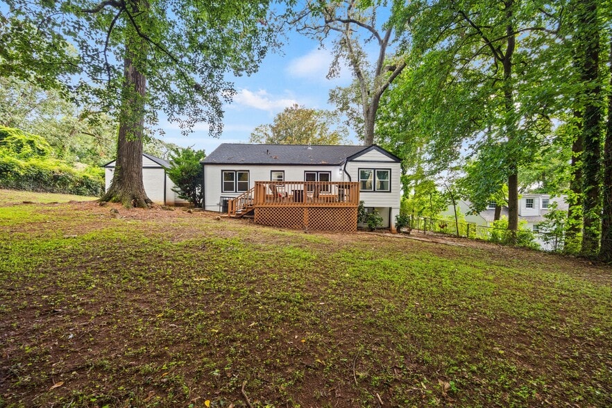 More Photos Of 10 Claire Dr, Atlanta Multifamily For Sale