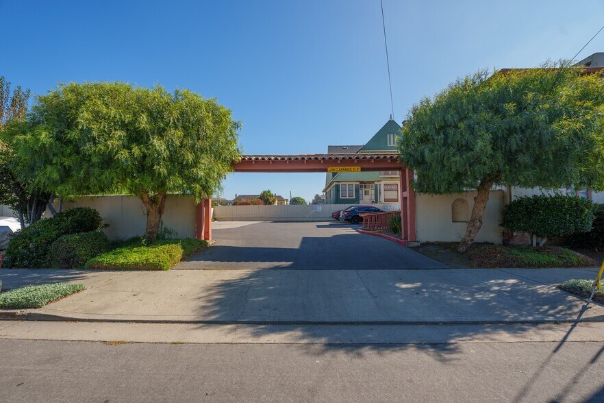 More Photos Of 158 Central Ave, Salinas Office Residential For Sale