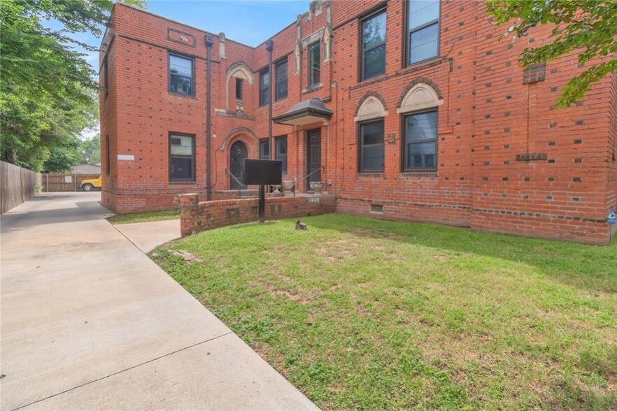 More Photos Of 1838 NW 11th St, Oklahoma City Apartments For Sale