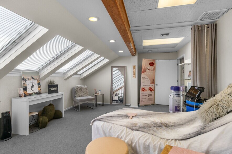 More Photos Of 29713 Troutdale Scenic Dr, Evergreen Office For Sale