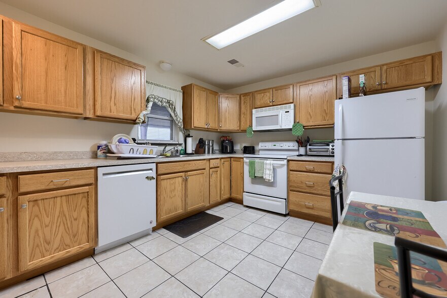 More Photos Of 2140 Lincoln Hwy E, Lancaster Hotel For Sale