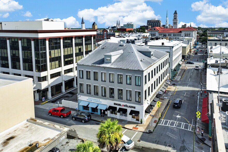 More Photos Of 31 W congress St, Savannah Office Residential For Lease