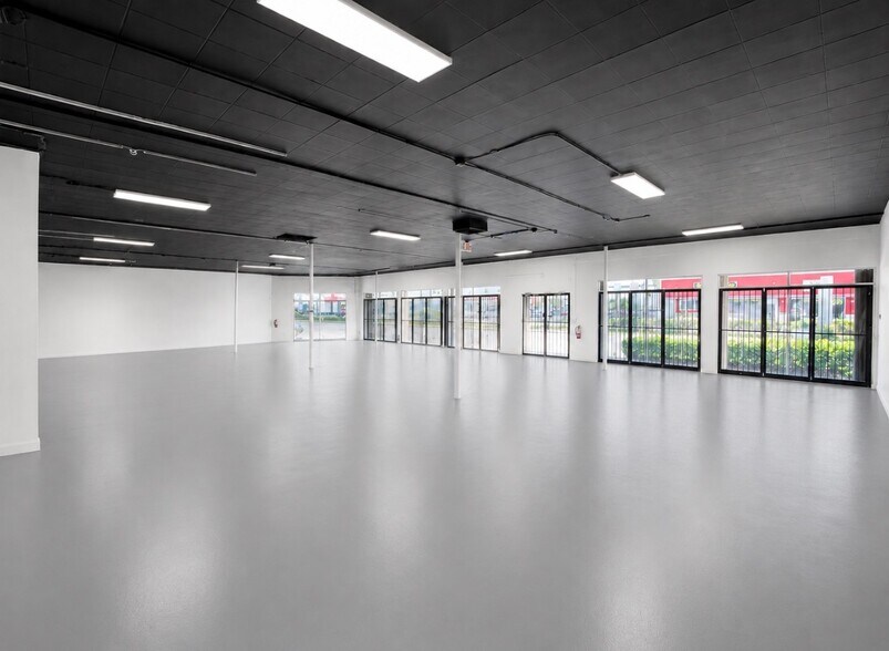 More Photos Of 32 S Dixie Hwy, Lake Worth Freestanding For Lease