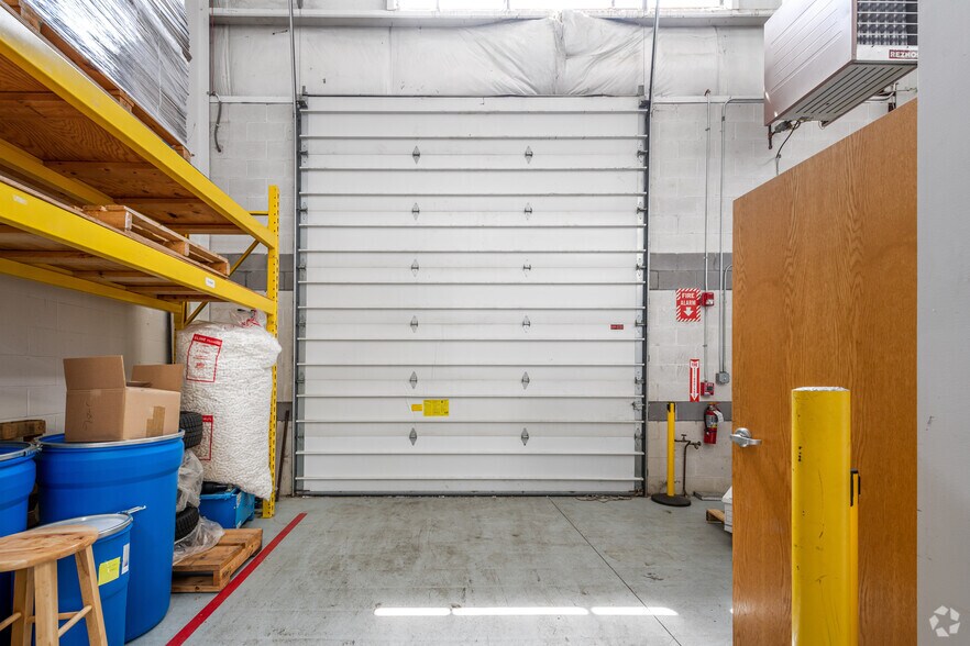 More Photos Of 4270-4282 Hudson Dr, Stow Light Manufacturing For Lease