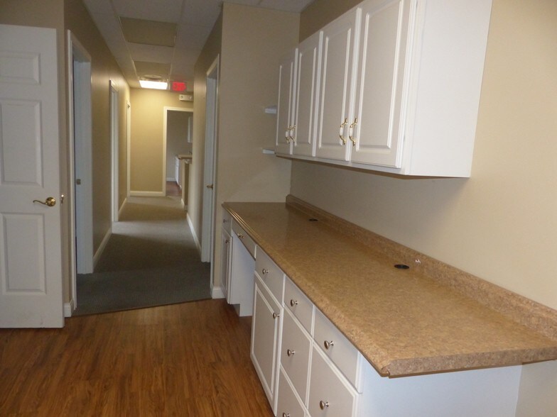 More Photos Of 5680 Bridgetown Rd, Cincinnati Medical For Sale