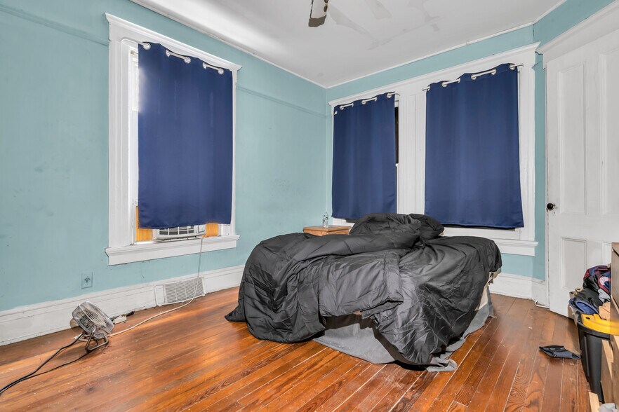 More Photos Of 45 Freeman St, West Orange Bar For Sale