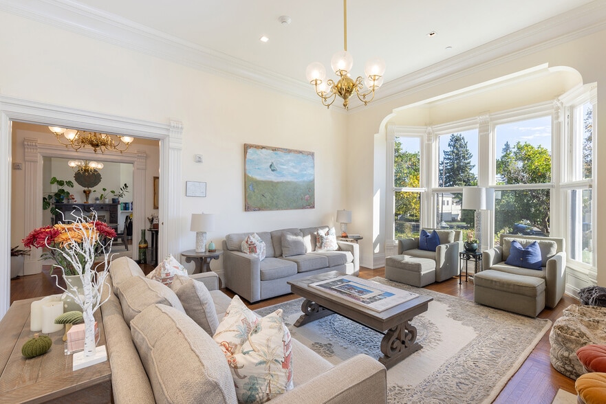 More Photos Of 423 Seminary St, Napa Specialty For Sale