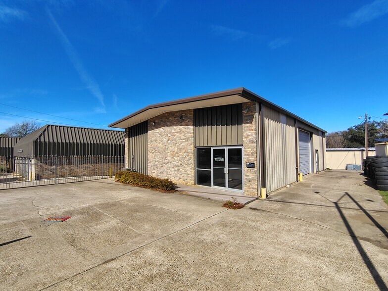 More Photos Of 915 E Georgia Ave, Ruston Warehouse For Lease