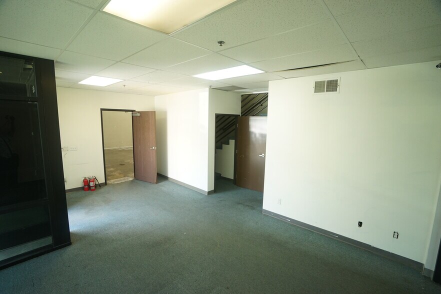 More Photos Of 5055 Walnut Grove Ave, San Gabriel Manufacturing For Lease