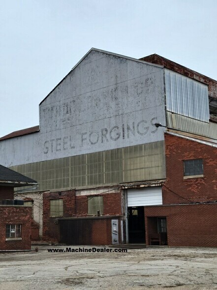 More Photos Of 411 S Windsor St, Muncie Industrial For Sale