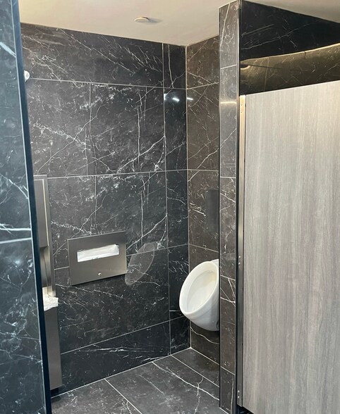 More Photos Of 10530-10550 Linden Lake Plz, Manassas Medical For Lease