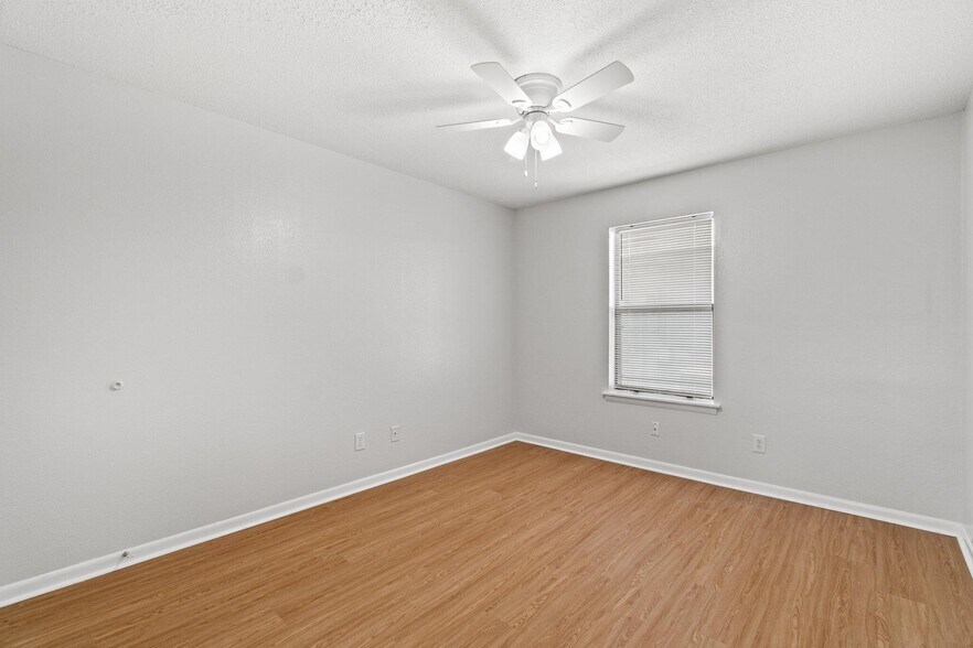 More Photos Of 248 Four Mile Rd, Freeport Apartments For Sale