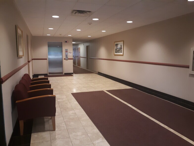 More Photos Of 1940 Commerce St, Yorktown Heights Office For Lease