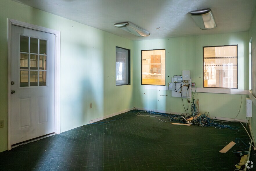 More Photos Of 5407 NW 44th Ave, Ocala Manufacturing For Lease
