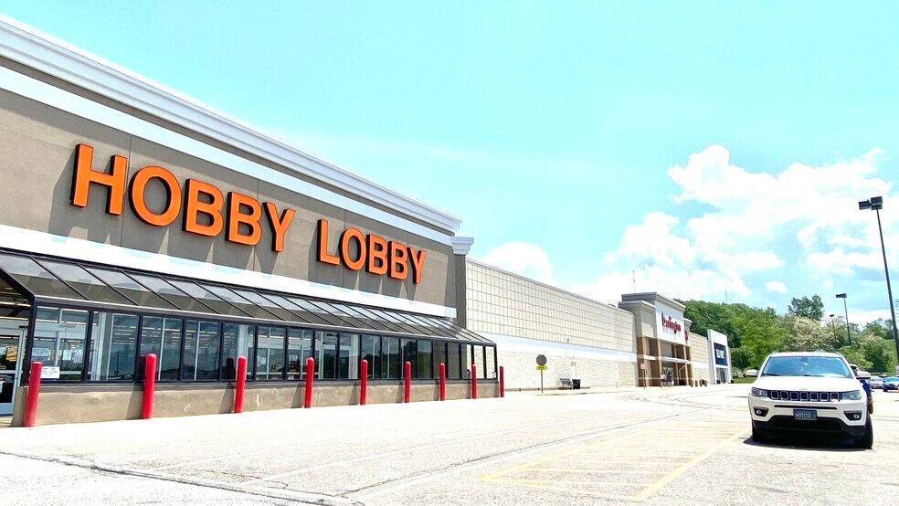 More Photos Of 5430 Peach St, Erie Drugstore For Sale