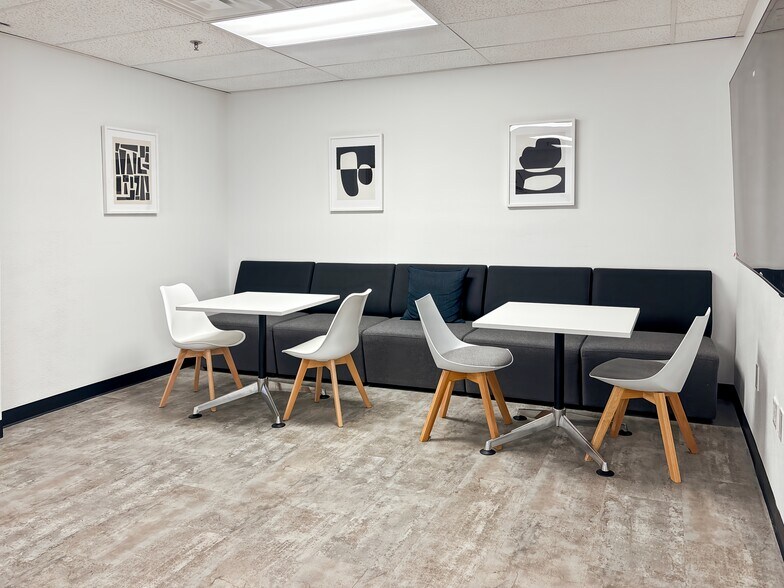 More Photos Of 6301 Mountain Vista St, Henderson Coworking Space