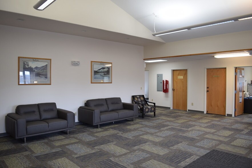 More Photos Of 110 N Willow St, Kenai Office For Lease